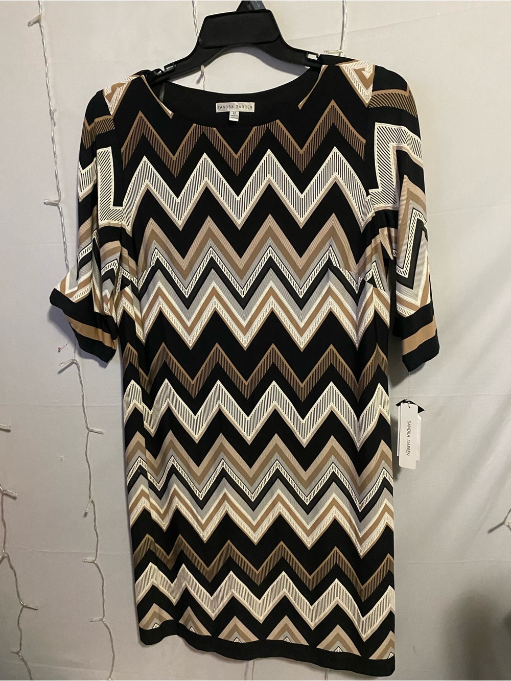jason maxwell Black, Beige & Cream Chevron Shift Dress